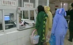 南方男子在东北搓澡后报警,他要求赔偿多少钱 南方男子在东北搓澡后报警